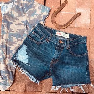 Levi’s women’s cutoffs